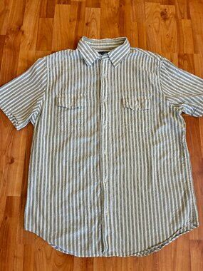 Croft & Barrow casual collared short sleeve striped button front shirt